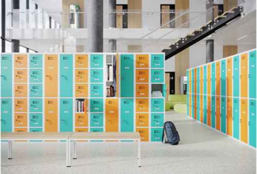Szafki dla uczniów i ławki szkolne – wybieramy nowoczesne meble do szkół i przedszkoli