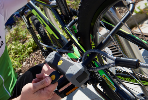 Sposoby zabezpieczenia roweru – kilka słów o zapięciach do pojazdu