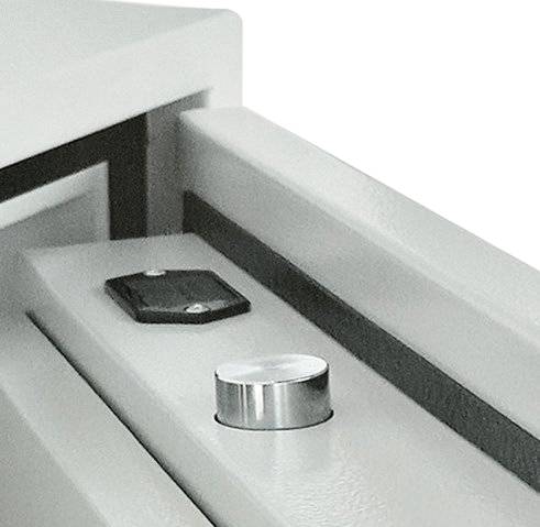 Rygle w sejfie ognioodpornym na zamek kluczowy Valberg ASF 67